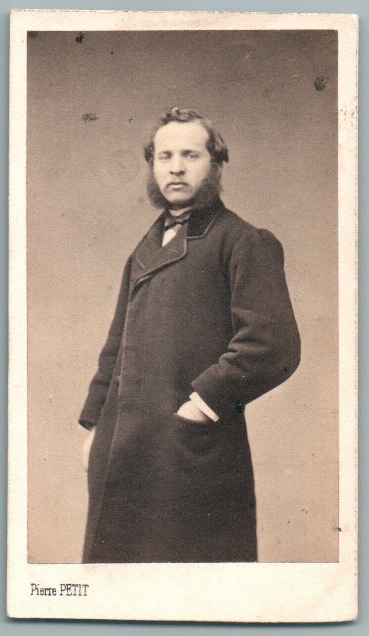 1860\'s CDV Man in the Coat, to be identified. Photo Pierre Petit in Paris. Men