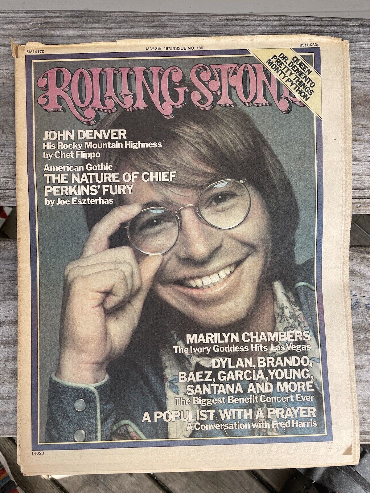 Rolling Stone Magazine May 8, 1975 John Denver  Issue Number 186