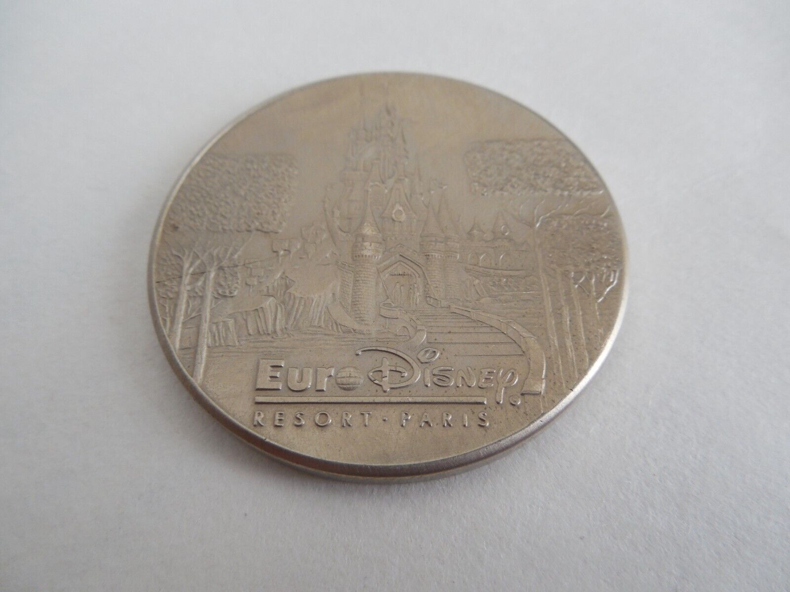 1992 Euro Disney Disneyland Paris Opening Cast Member Gift Coin Medallion World