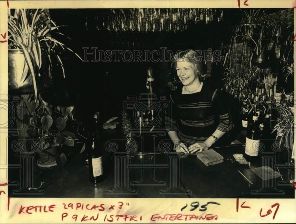 1978 Press Photo Cheryl Furbeck, manager of Brass Kettle in New York - tua64171
