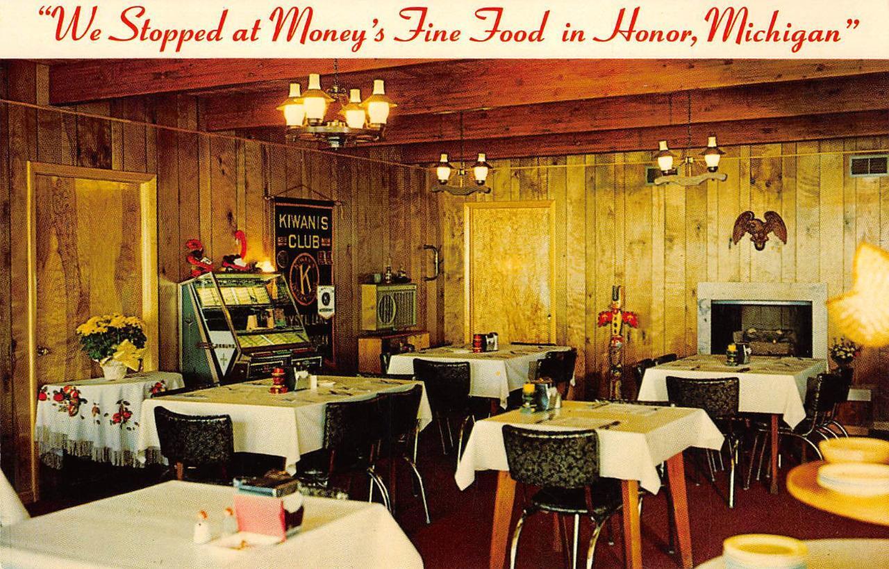 Honor, Michigan MONEY\'S FINE FOOD Jukebox Roadside c1950s RARE Vintage Postcard