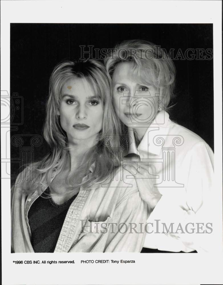 1996 Press Photo Nicollette Sheridan, Faye Dunaway in \