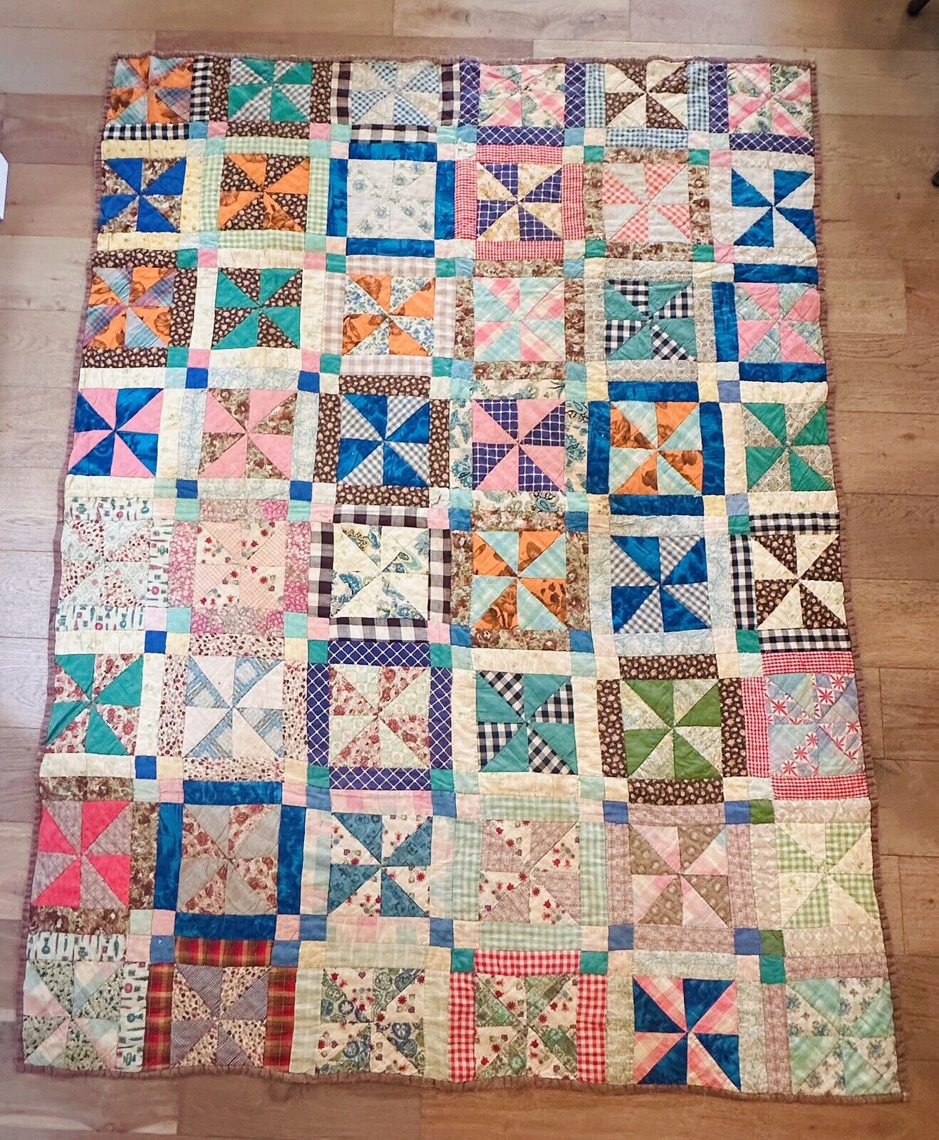 Early American Handmade All Hands Around Quilt - Vintage