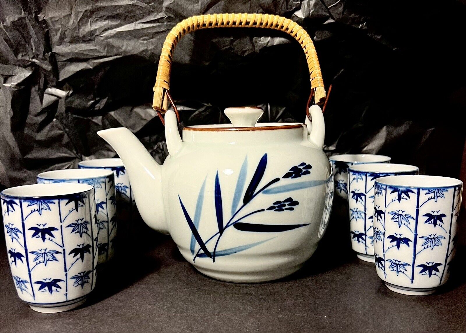 Vintage Japanese Tea Set w/ Teapot & 6 Cups Blue & White Bamboo Design w/ Handle