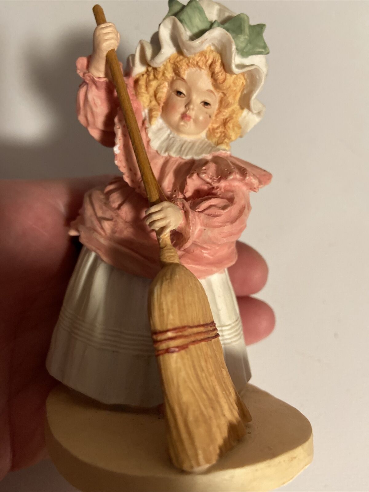 Vintage Maud Humphrey   Cleaning House  Figurine 1987 Limited Edition