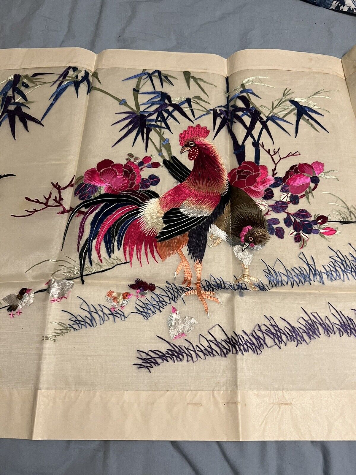 VTG HONG KONG EMBROIDERED SILK PANEL ROOSTER COCK HEN 