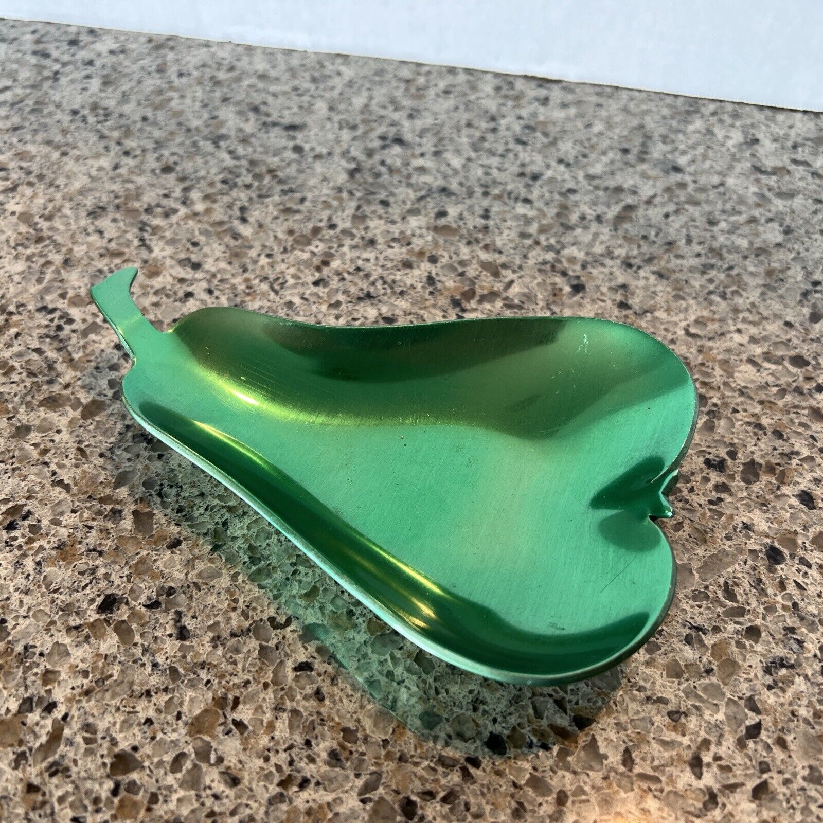 Vintage Neocraft by Everlast Green Pear Shaped Ashtray. USED.