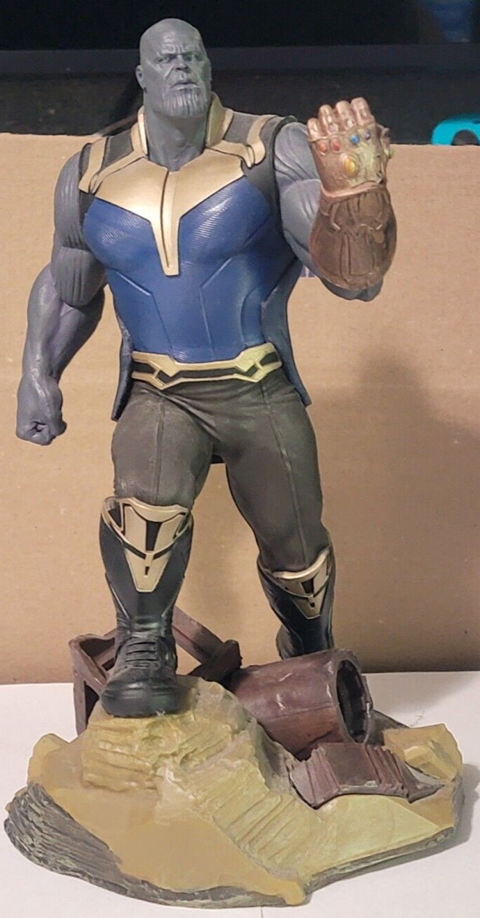 Avengers: Infinity War THANOS Gallery Diorama Figure Diamond Select Toys Marvel