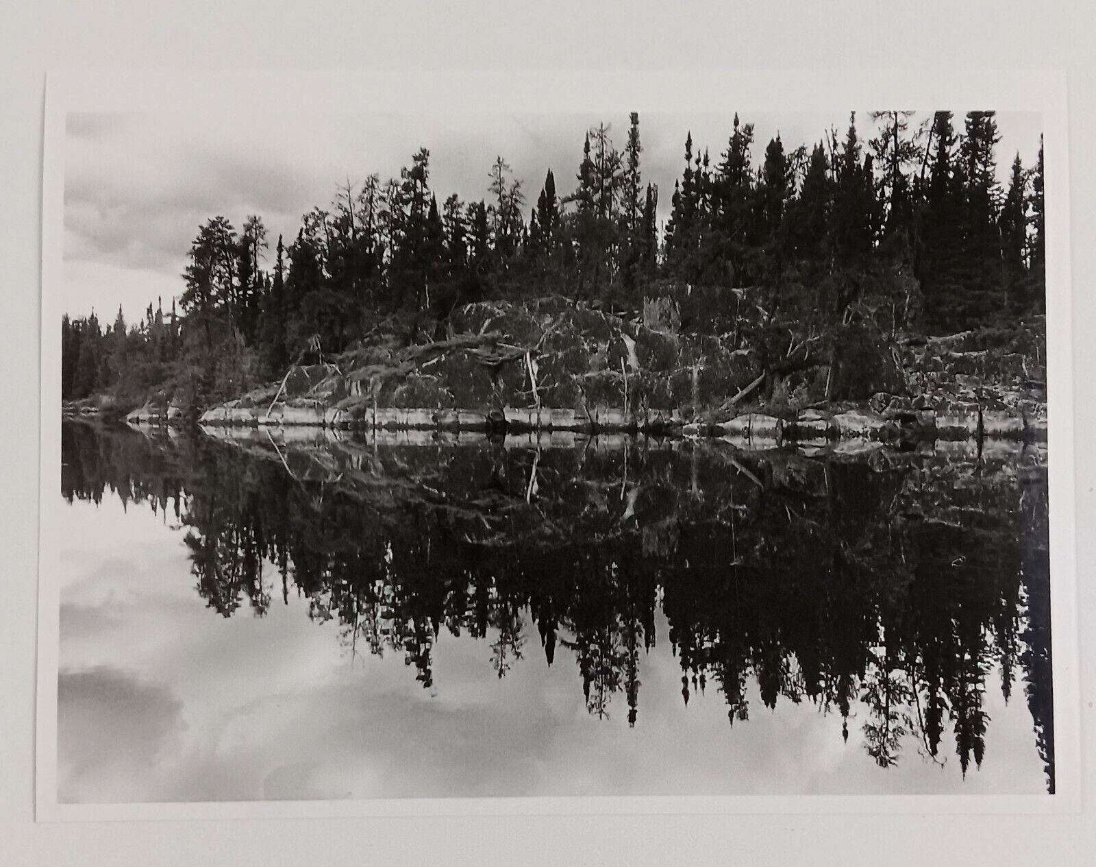 1985 Artery Lake Manitoba Canada Cliffs Reflection Water Vintage Press Photo
