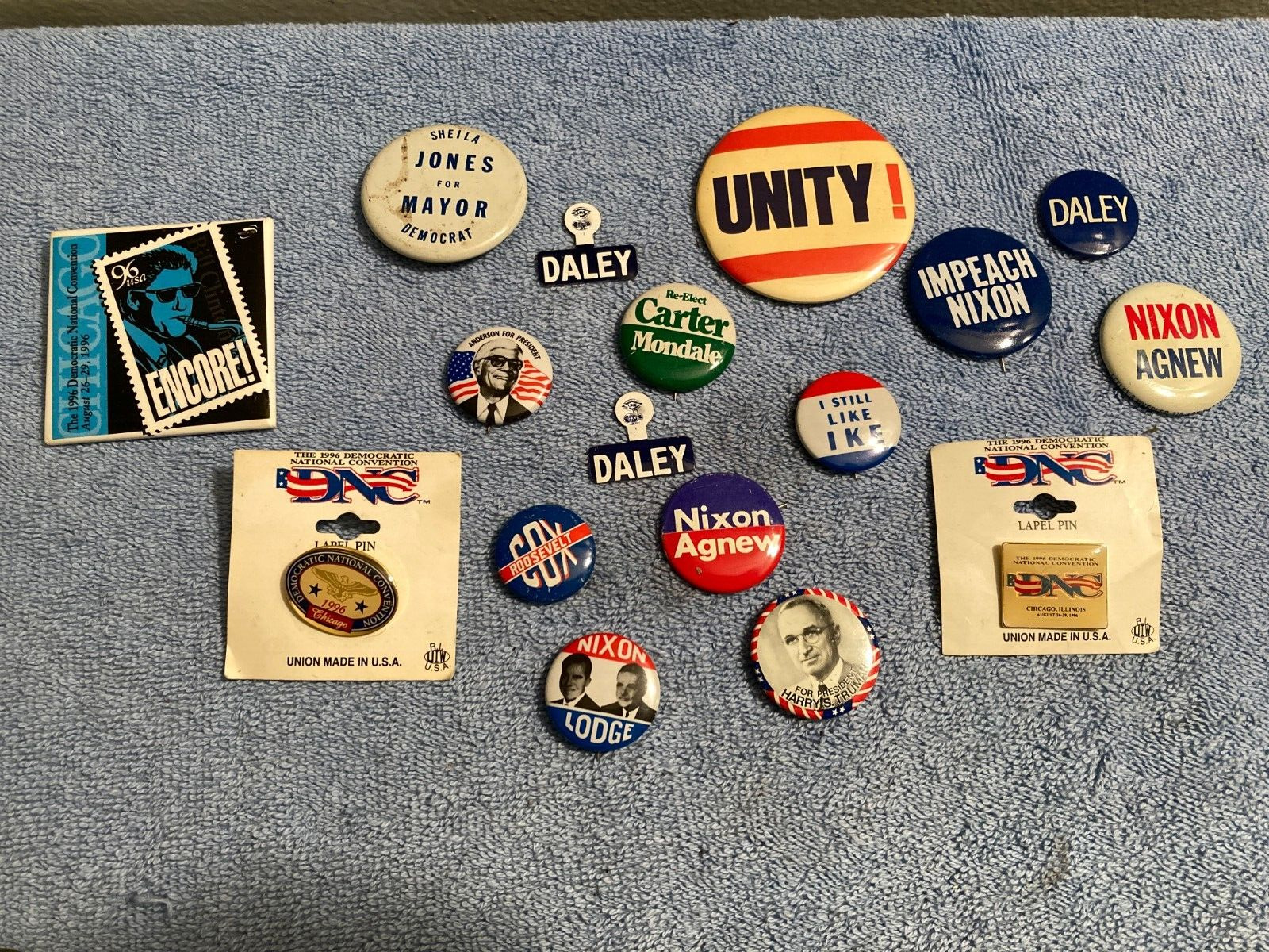 VINTAGE DEMOCRATIC NATIONAL CONVENTION NIXON DALEY POLITICAL PINS & BUTTONS LOT