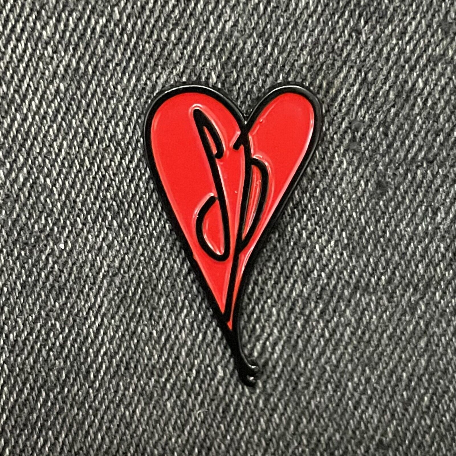 Smashing Pumpkins - Heart (RED) - Enamel Pin