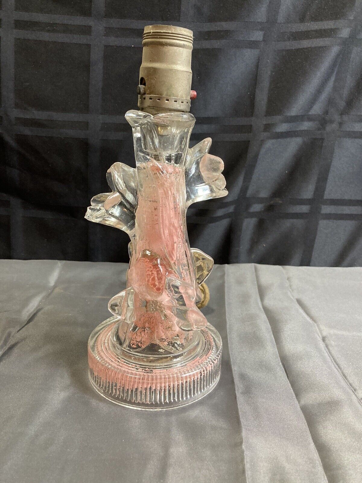 Vintage Leviton Glass Floral Table Lamp Working 10”