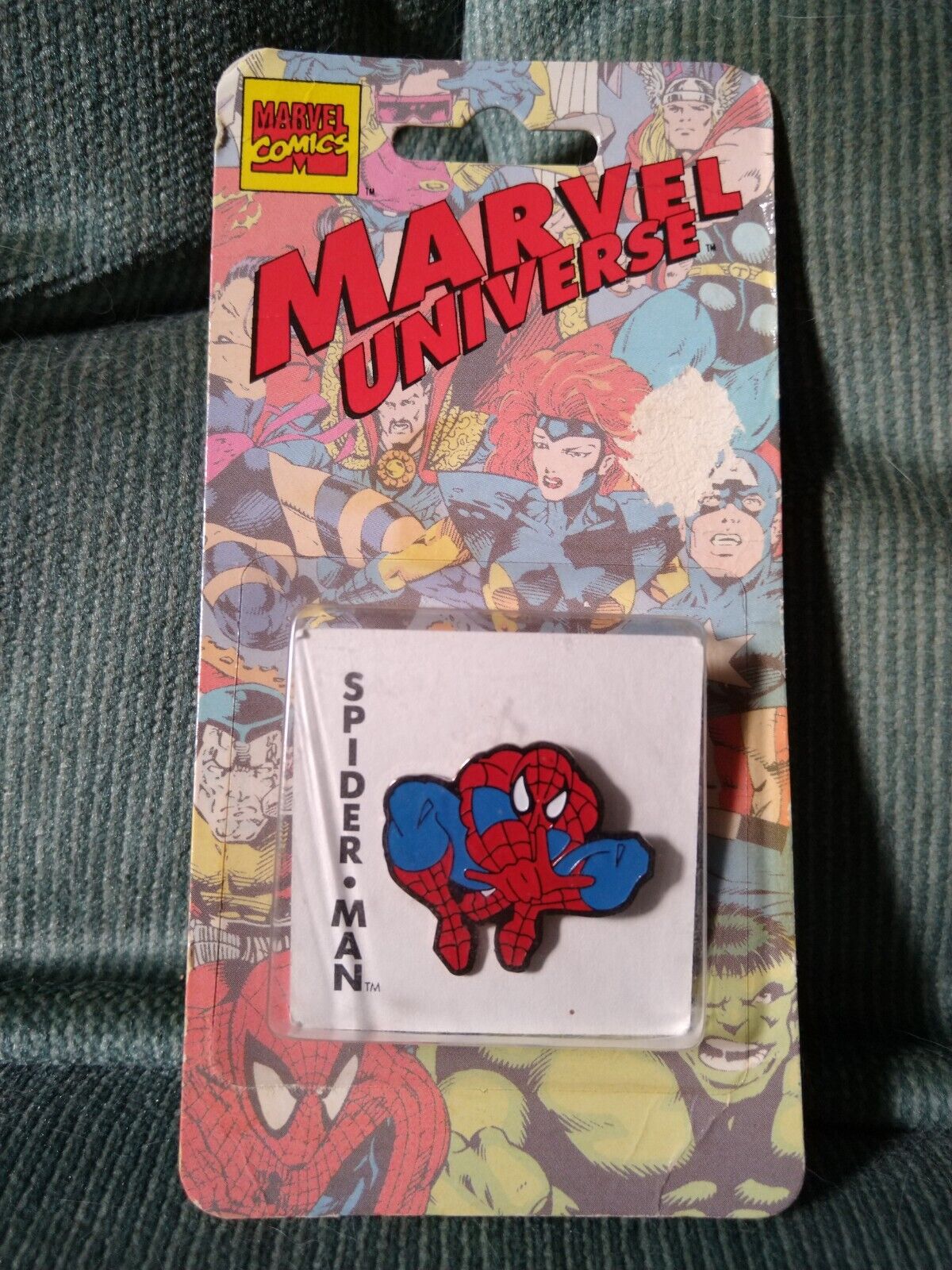 MARVEL UNIVERSE SPIDER-MAN PIN MARVEL ENTERTAINMENT GROUP PLANET PRODUCT 1993