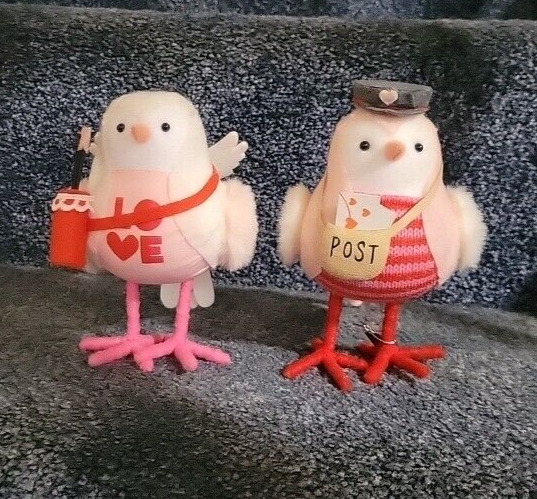 Target Spritz 2022 Featherly Friends Valentine’s Day Birds Lot/2