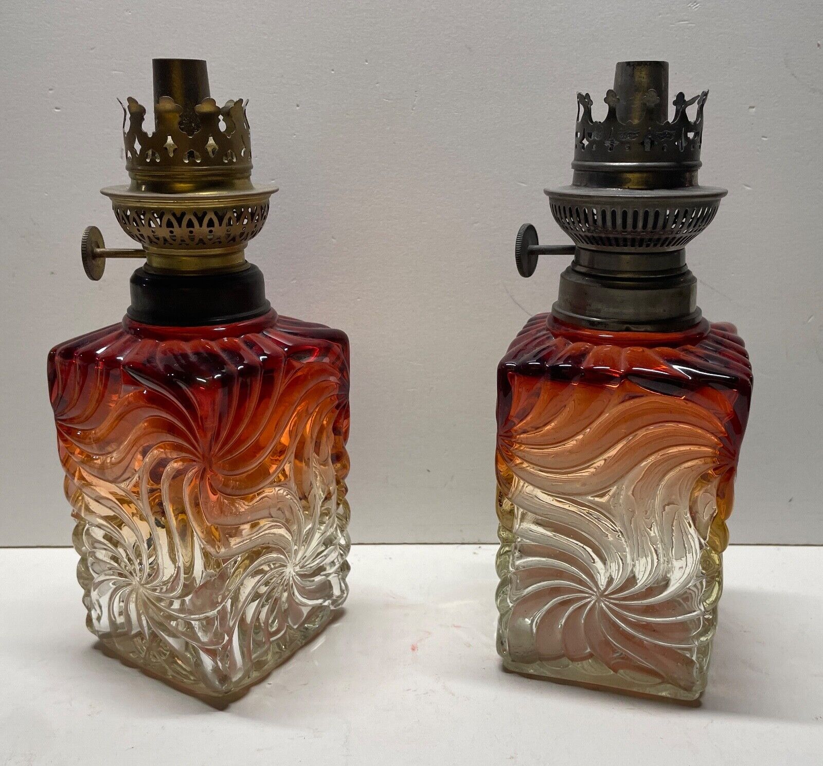 Pair Antique Baccarat Glass Swirl Pattern Fluid Lamps Rose Teinte Amberina