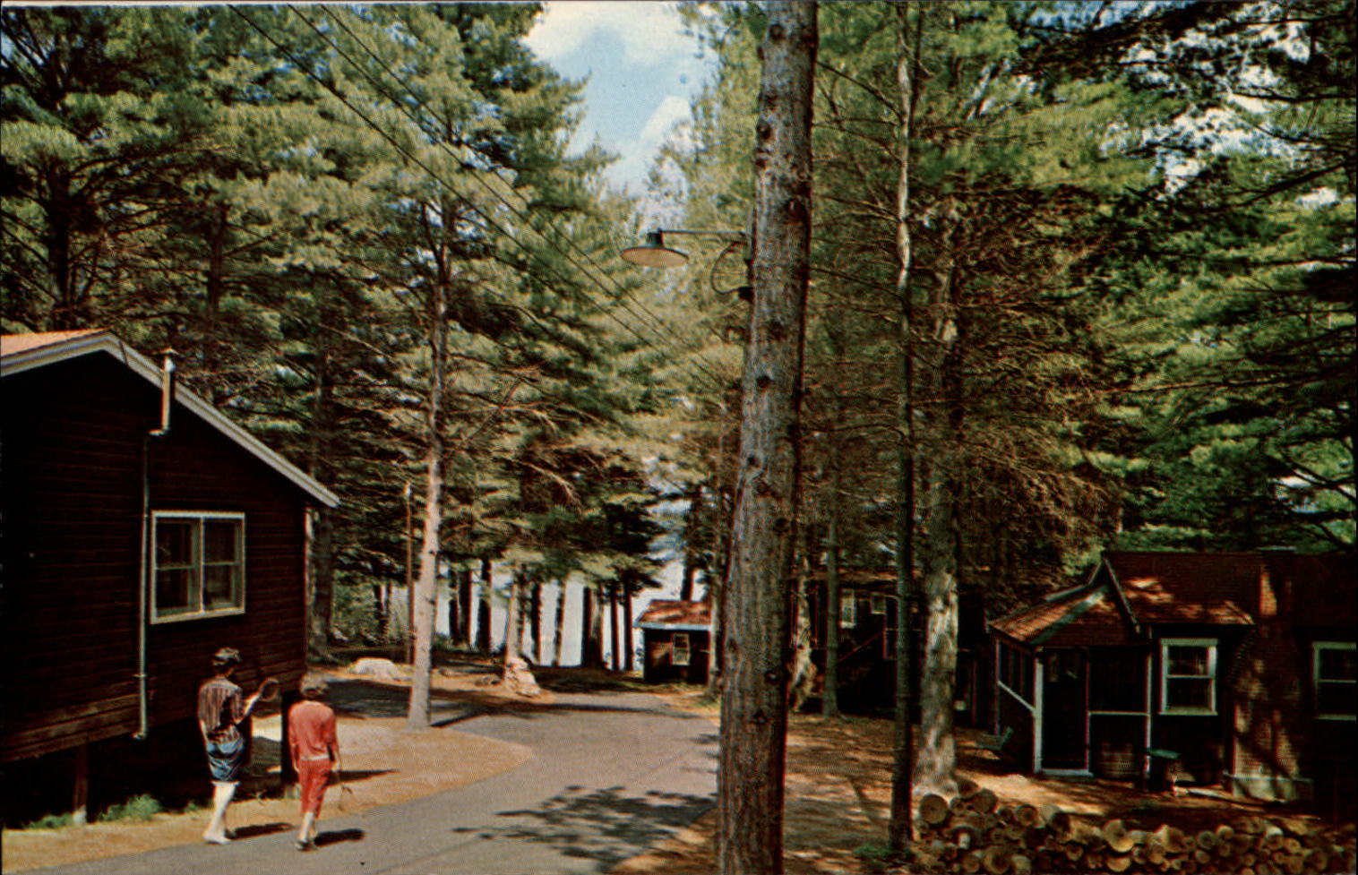 Holderness New Hampshire Van Winkles West Wind Resort cabins woods postcard