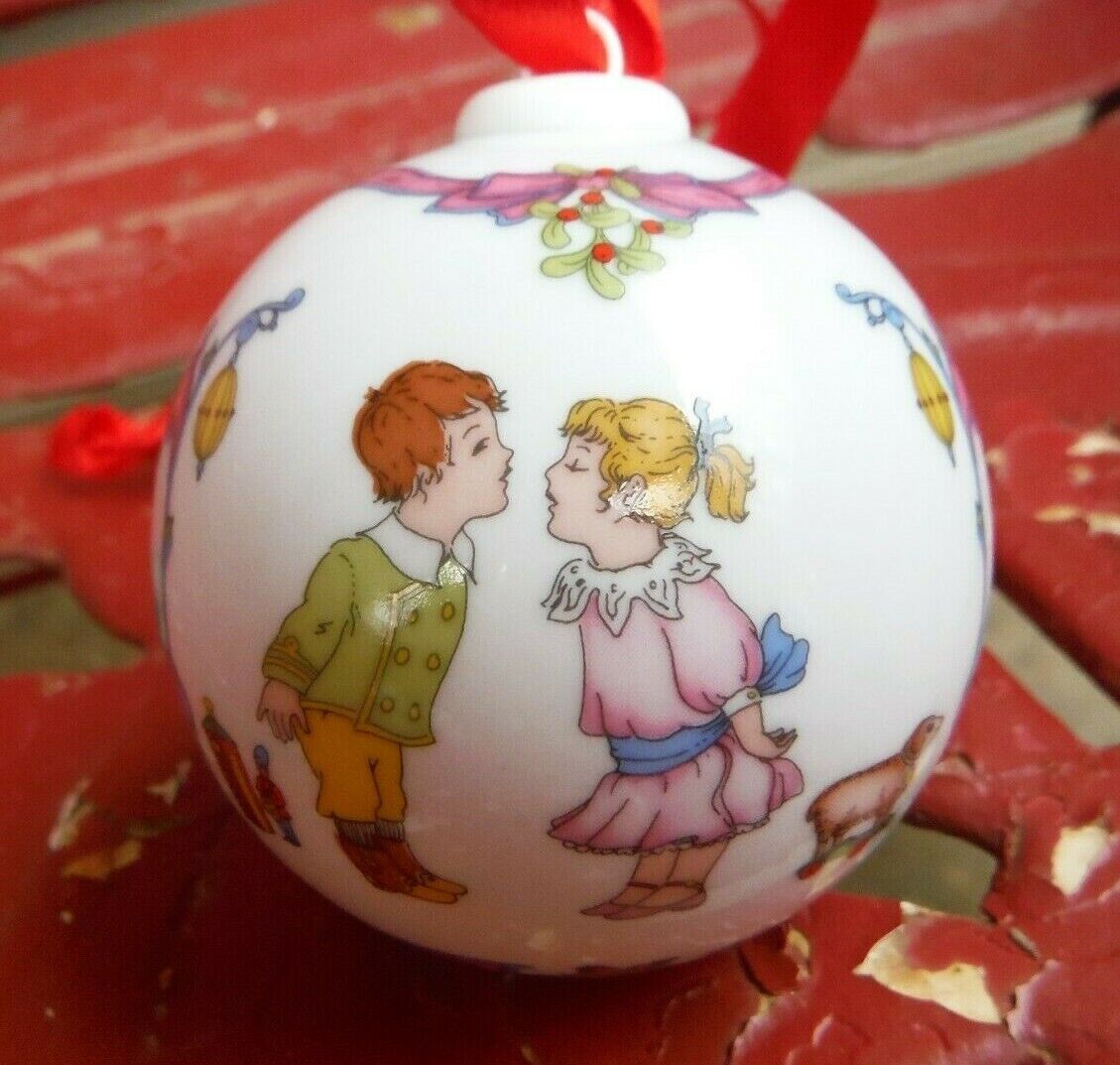2002 Hutschenreuther Porcelain Christmas Ornament \