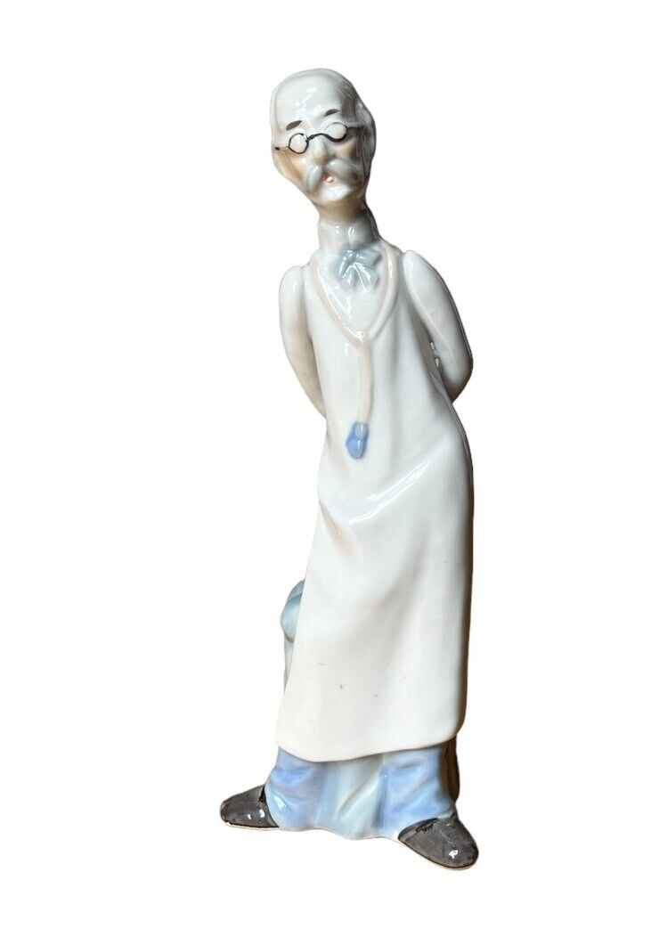 lladro (style?) porcelain doctor figurine 8.5”