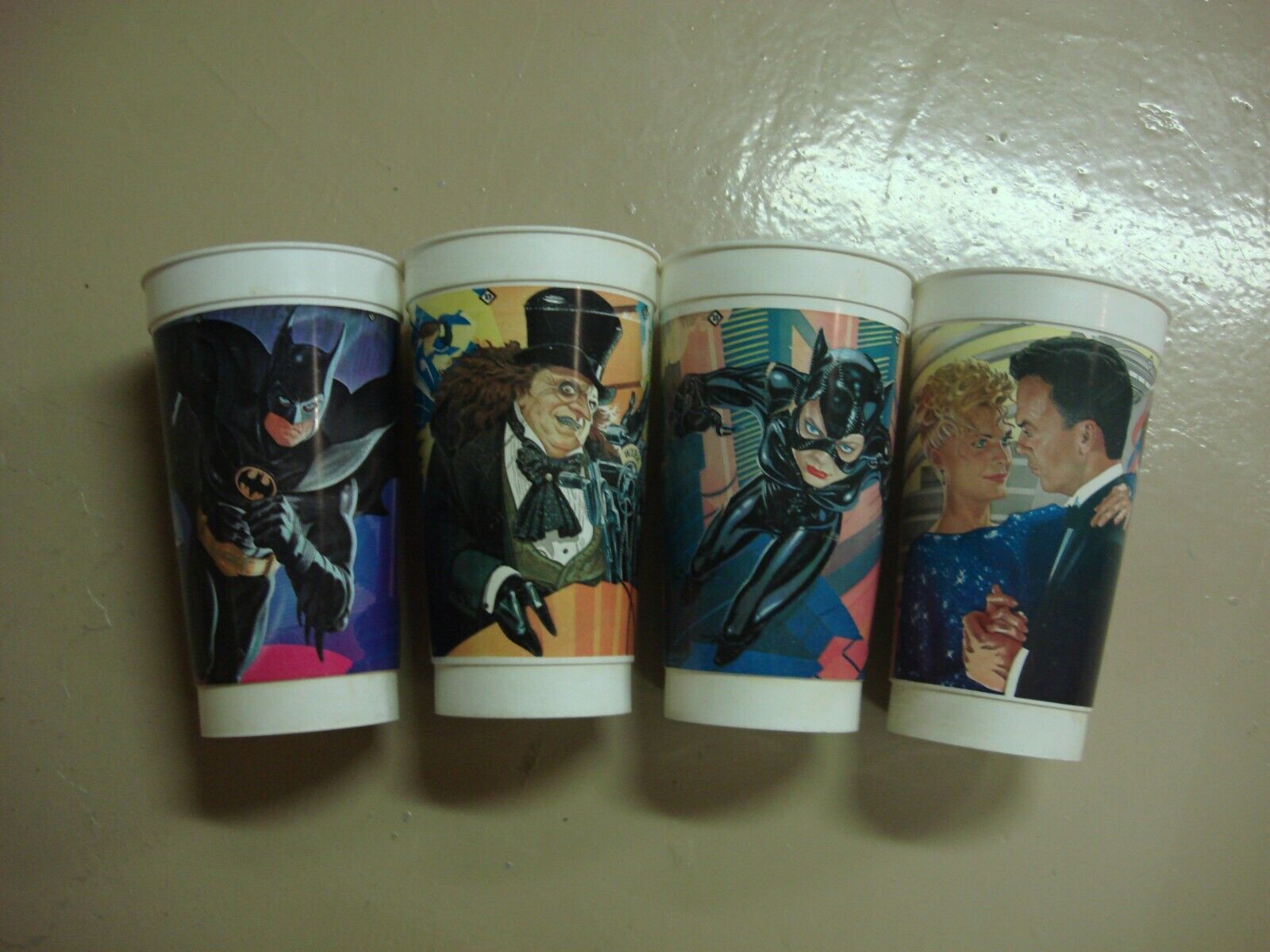 McDonald\'s, 1992 Batman Returns plastic cups (32oz) set of 4 with no lids