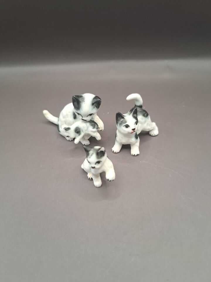 Vintage Lot Of 3 Miniature Ceramic Black And White Cats Kittens Family GUC 