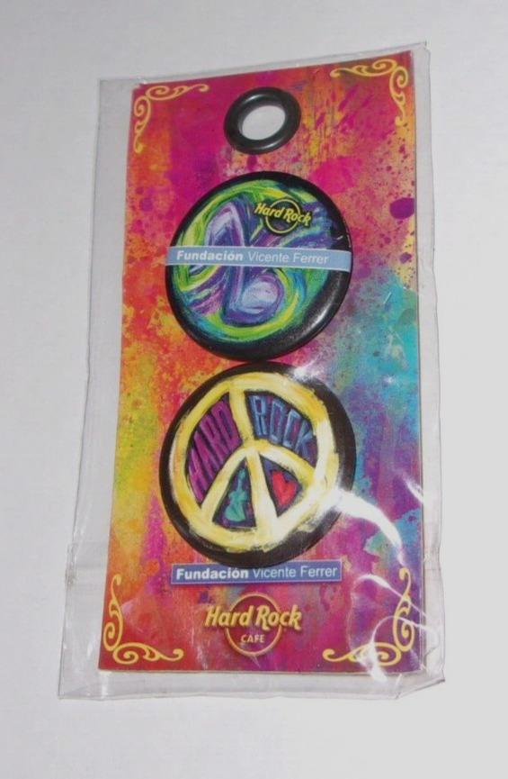 VINTAGE RARE HARD ROCK FUNDACION BUTTON BADGE WITH PEACE SIGN/MUSICAL NOTE