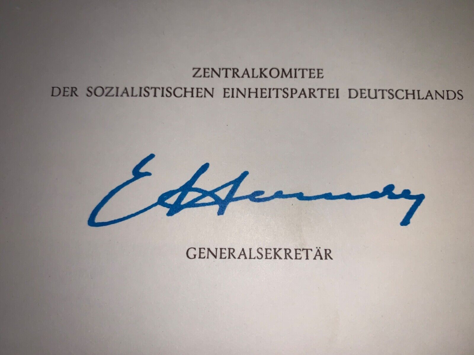 EAST GERMAN AWARD DOCUMENT 25 YEARS CENTRAL COMMITTEE ERICH HONECKER