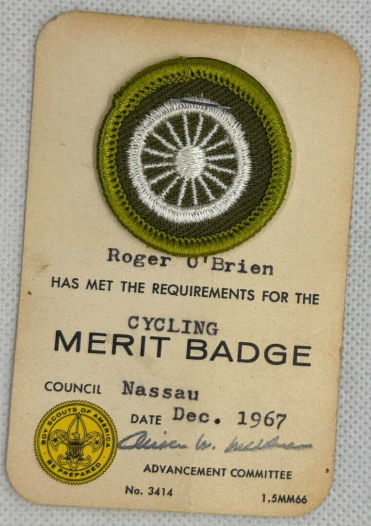 BSA VINTAGE  CYCLING MERIT BADGE   TYPE F - CHEESECLOTH BACK (1961-1968) w/card