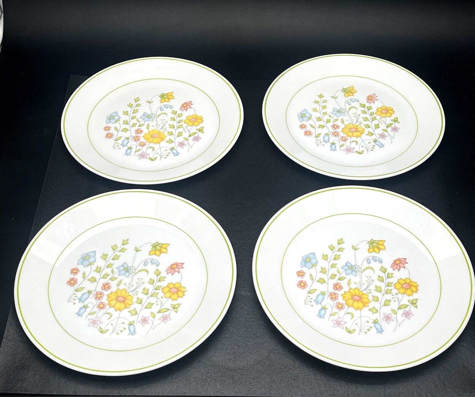 Vintage Corning Corelle Meadow Flower Pattern Dinner Plates 10-1/4” - Set of 4