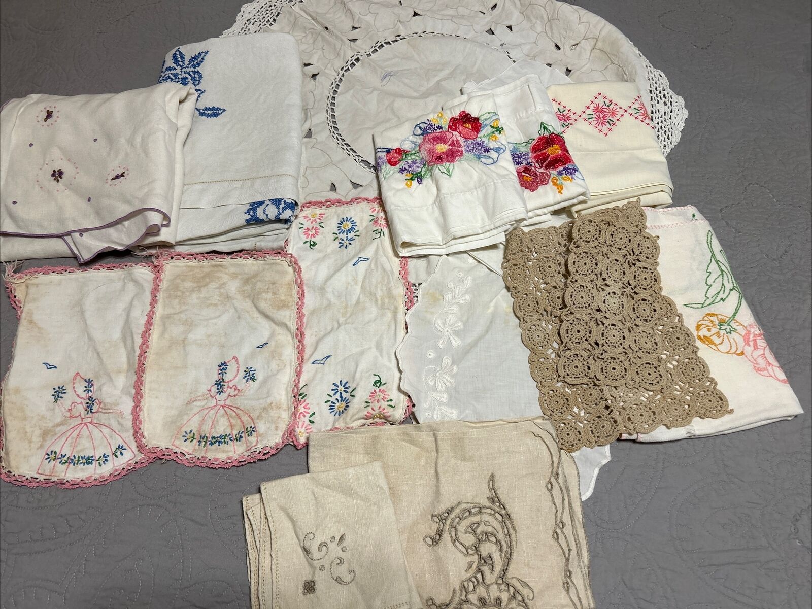 Big Lot Old Linens Tablecloths, Napkins, Table Runners Pillowcases Use Or Cutter