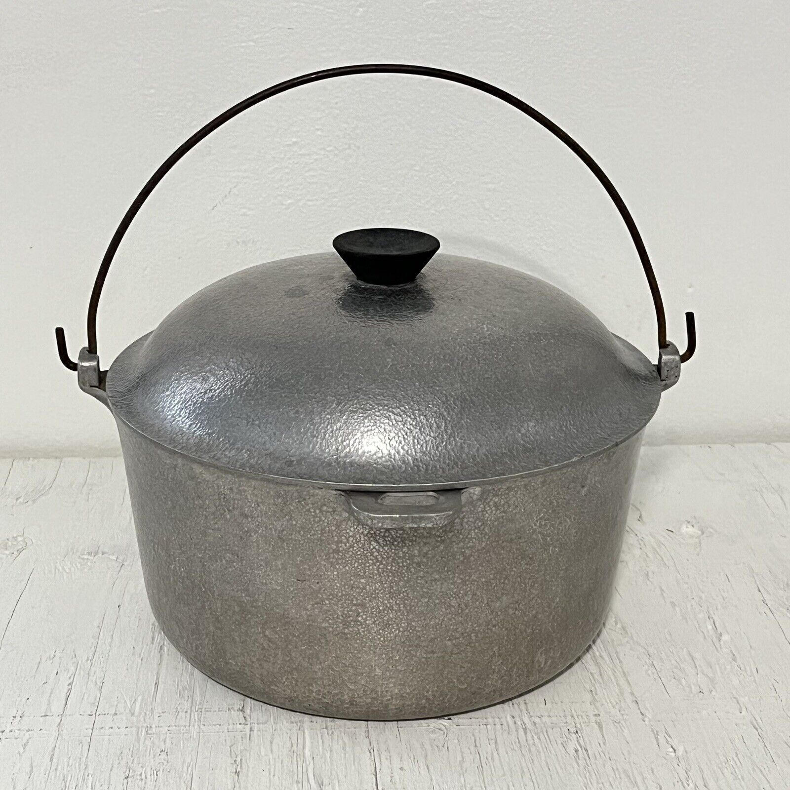Vintage Club Aluminum Hammered 4.5 Qt. Dutch Oven Pot Lid & Handle