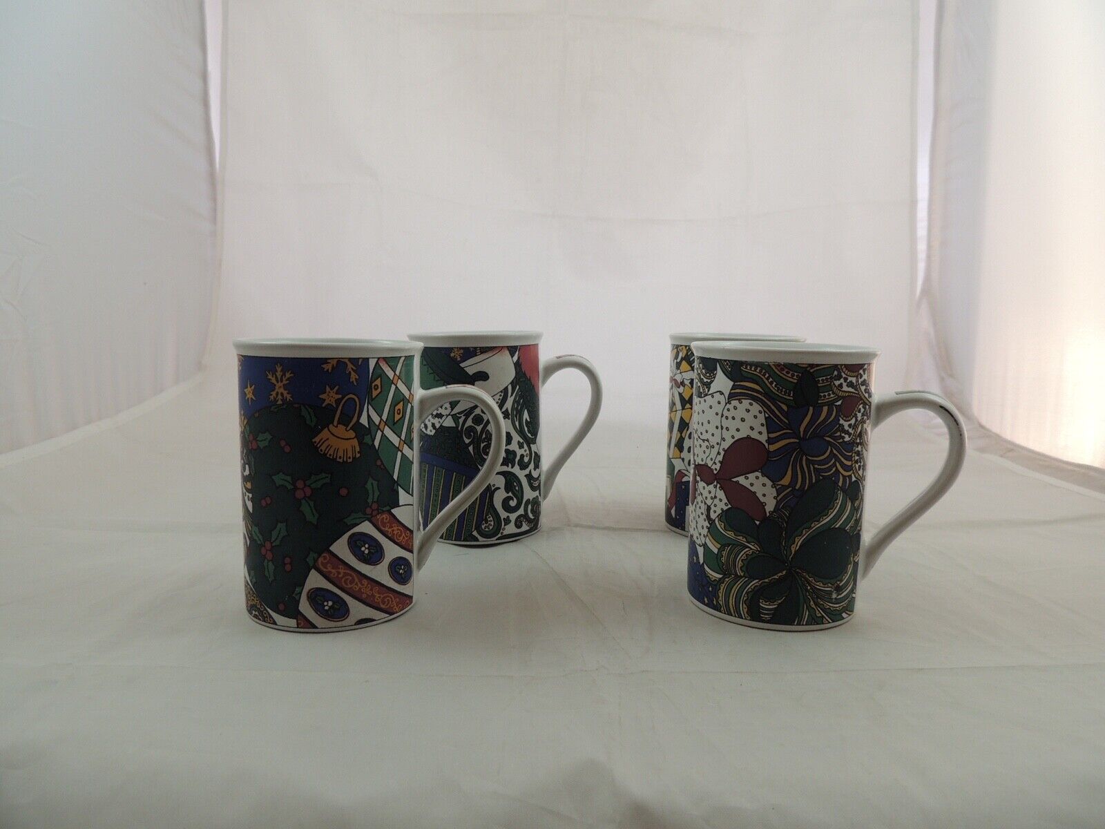 Fine Works Designs Vtg. 1995 4-Lot Holiday Elegance 10 oz. Christmas Cups / Mugs