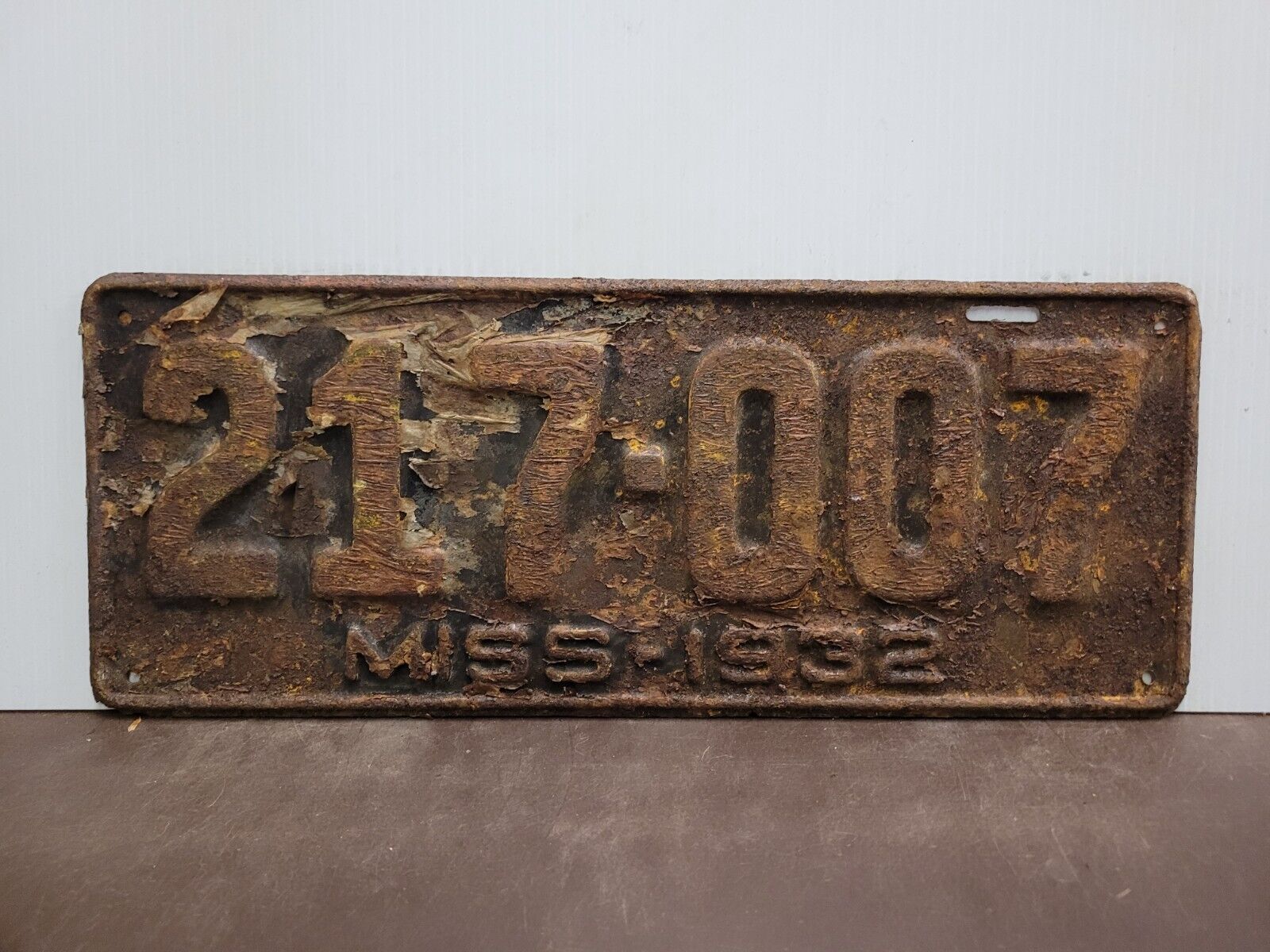 1932 Mississippi License Plate Tag Original.
