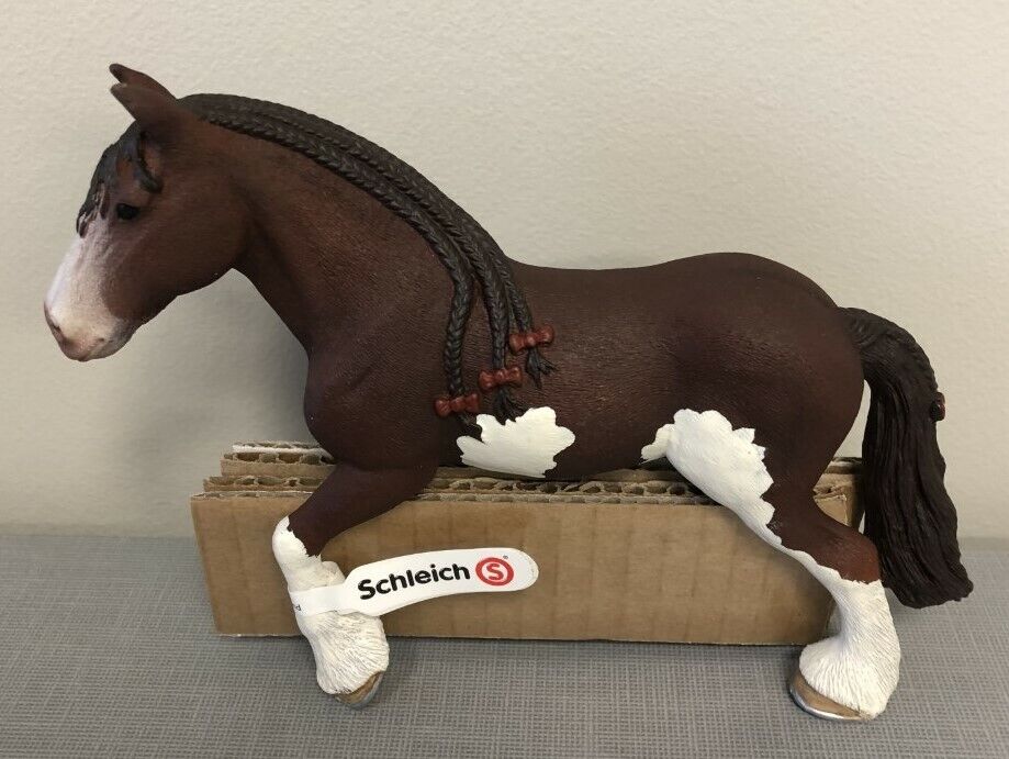 SCHLEICH HORSE Clydesdale Mare Figure #13809 Brown / White Red Bows NEW 