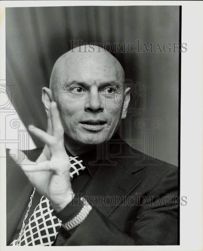 1975 Press Photo Yul Brynner, Russian actor, singer and director. - hpp36805