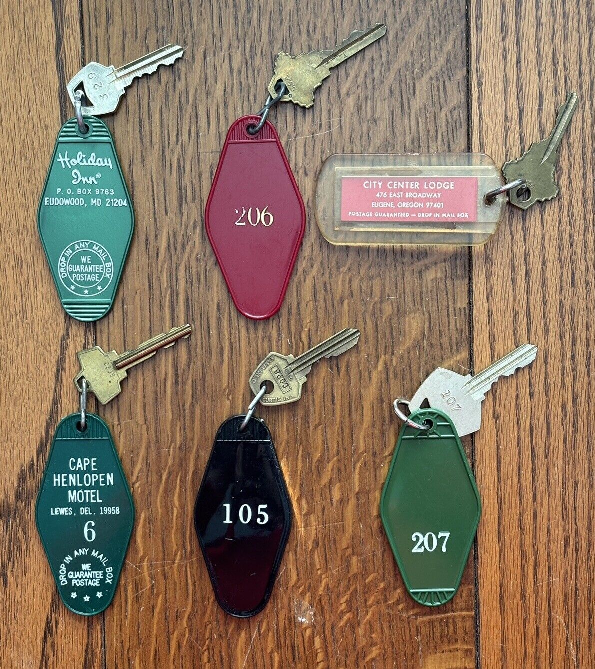 Lot of 6 - Vintage Hotel Motel Keychain Fobs & Keys (Holiday Inn & Other Motels)