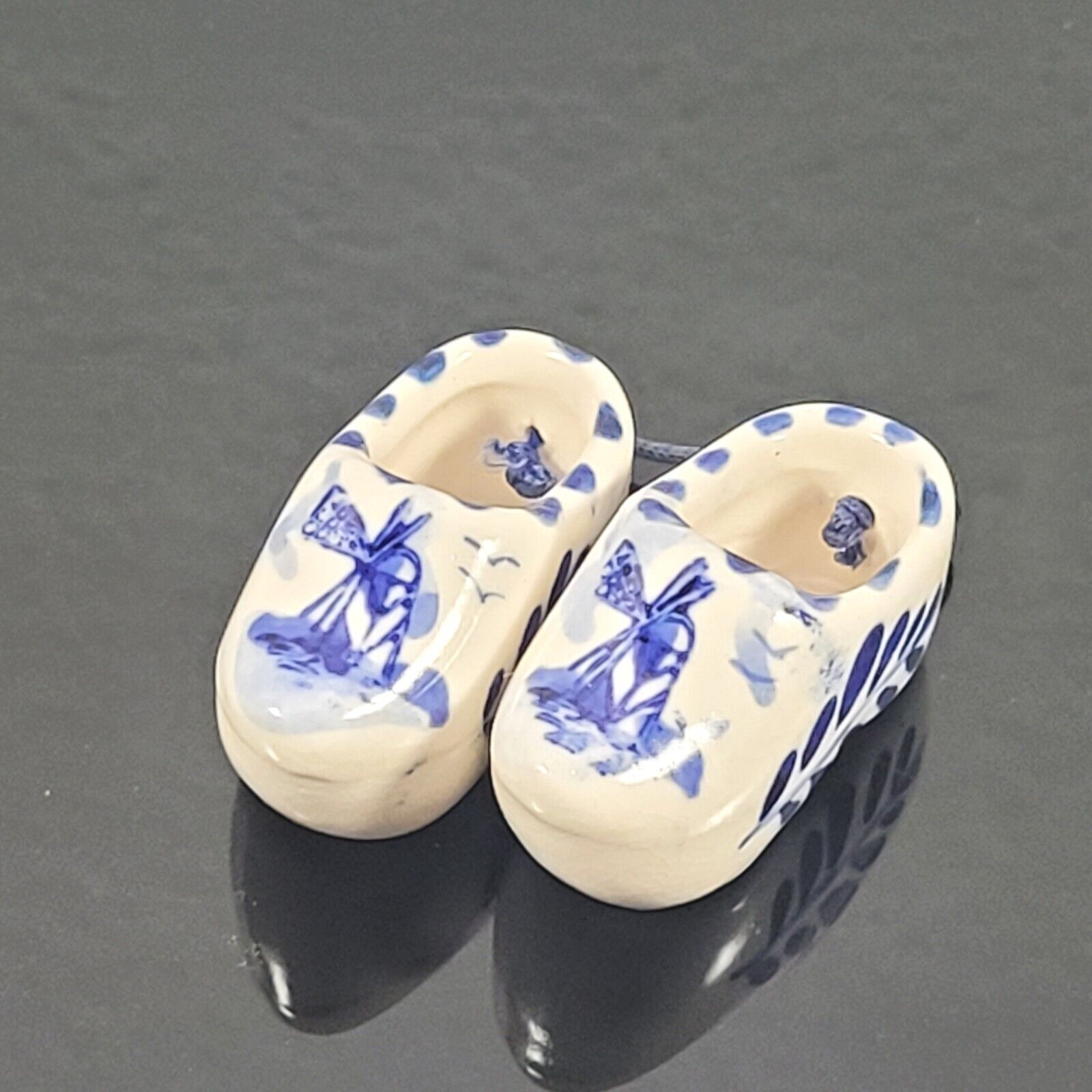VTG Miniature Holland Dutch Delft Like Blue/White Windmill Shoes Clogs Ornament