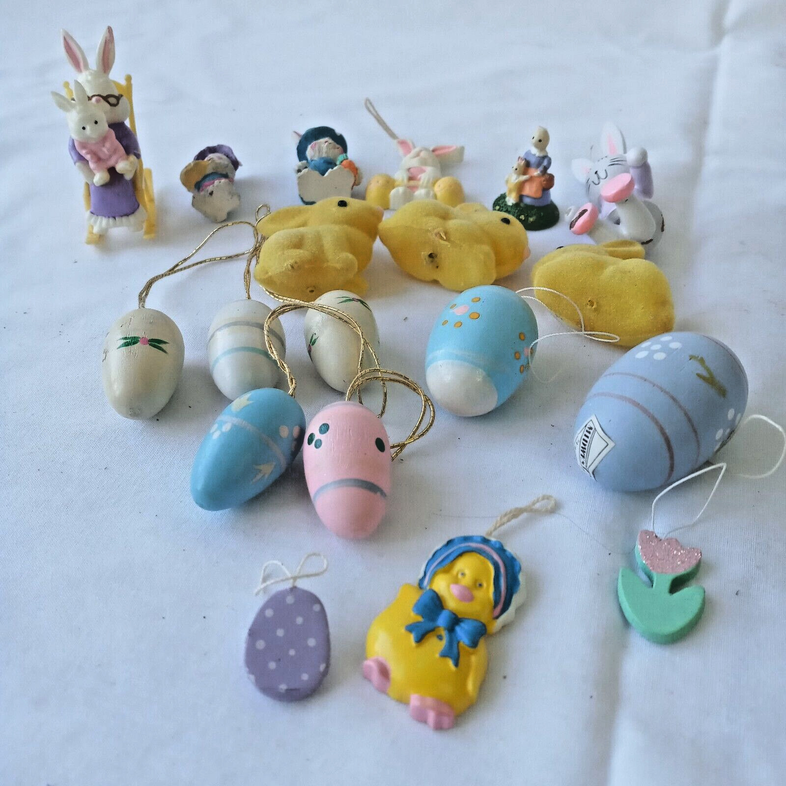 VTG Lot (19) Mini Painted Wood Easter Ornaments, Flocked Bunny, Egg Rabbit Chick