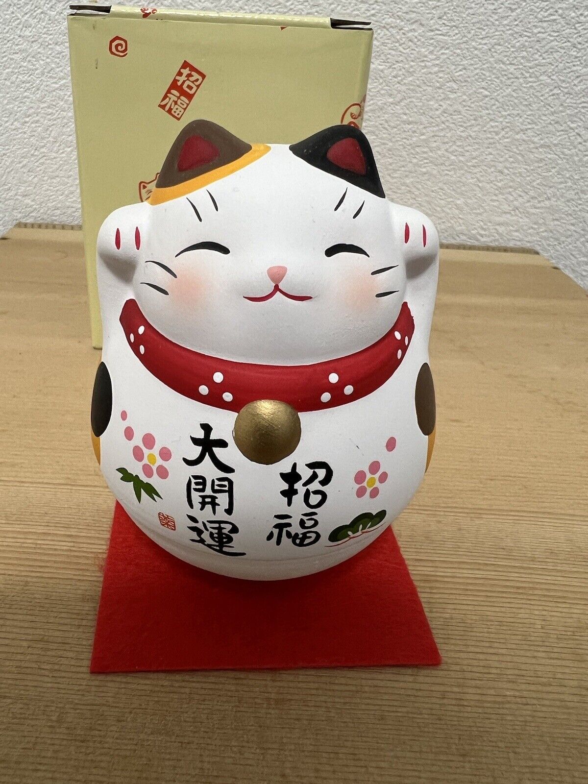Vintage Japan Ceramic Dai_kai_un (big luck) Maneki Neko