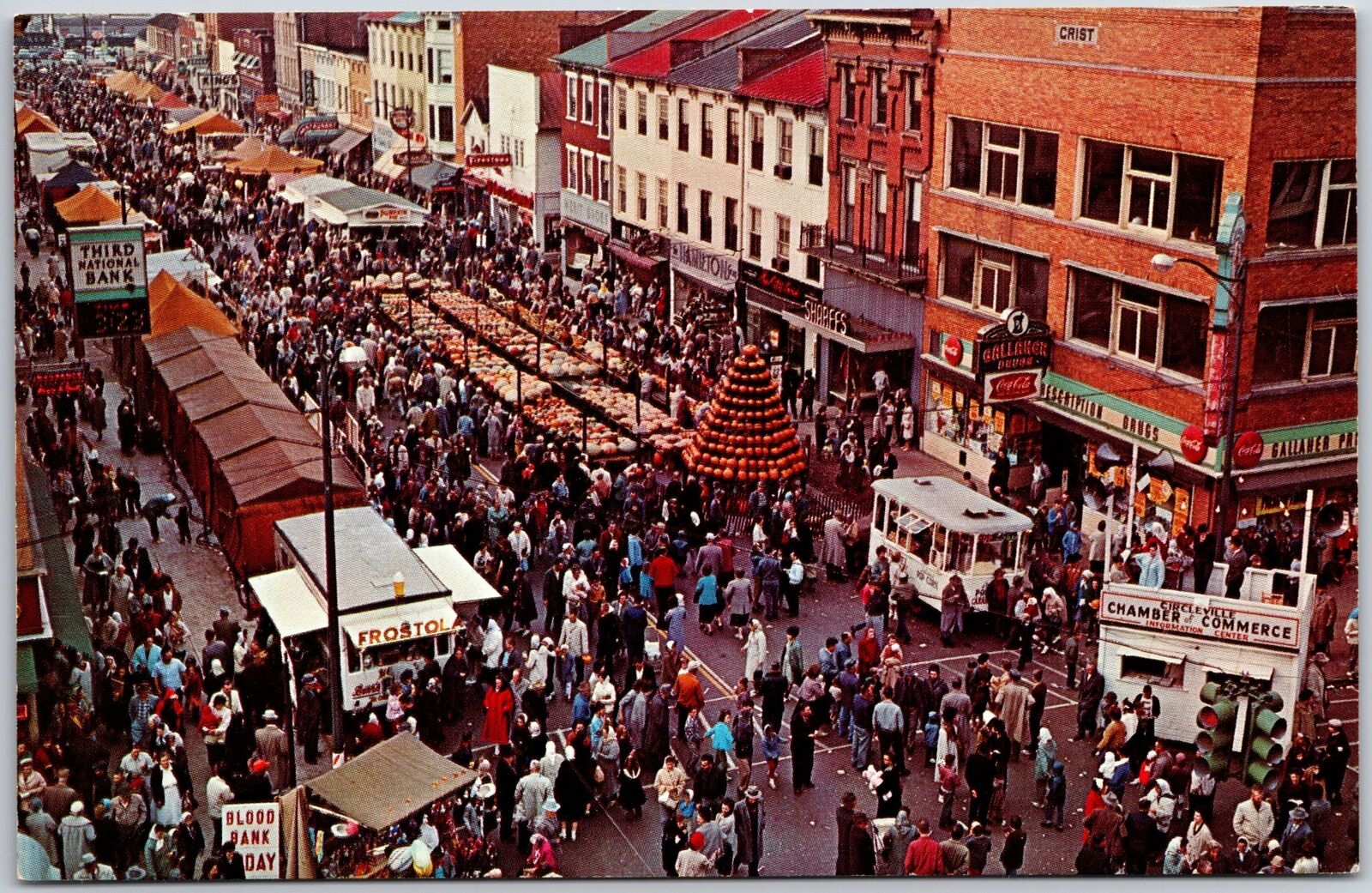 Circleville Ohio OH, Circleville Pumpkin Show, Main Street, Vintage Postcard