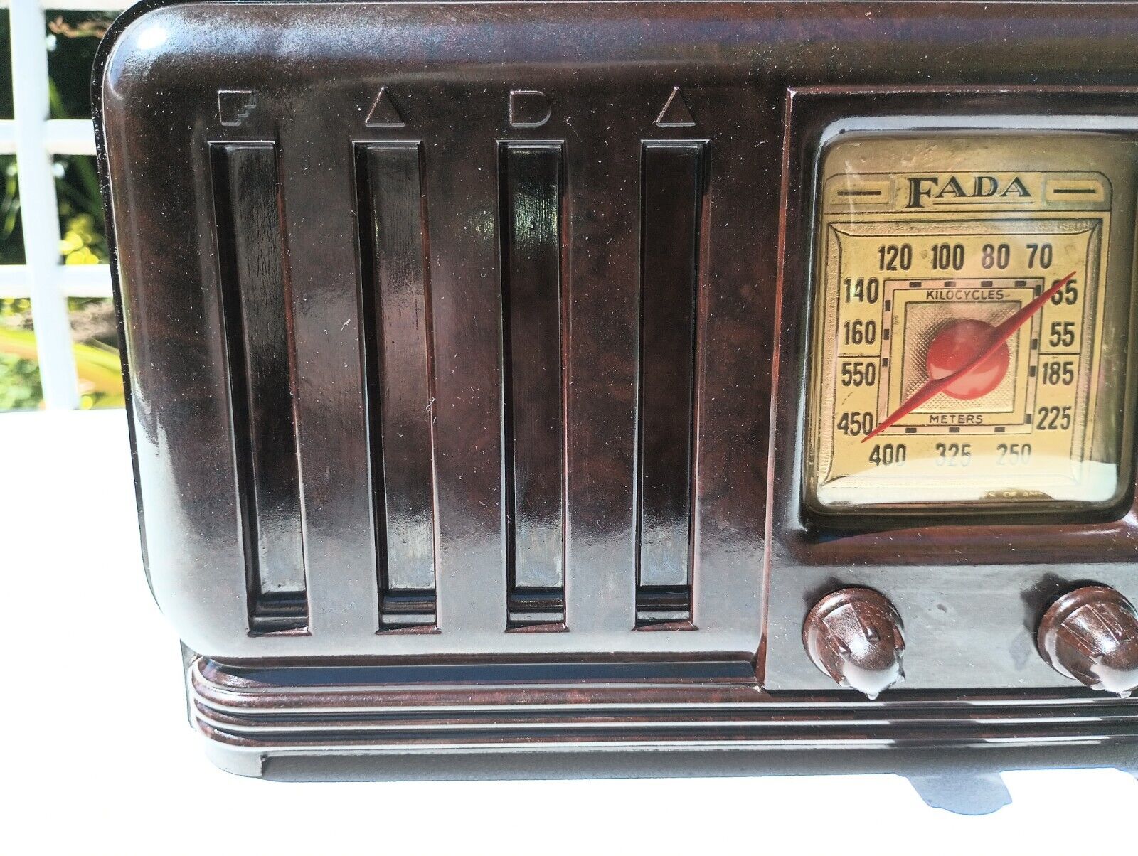 Fada Bakelite tube radio ,Art Deco. Model 209. Restored. Works great No Cracks