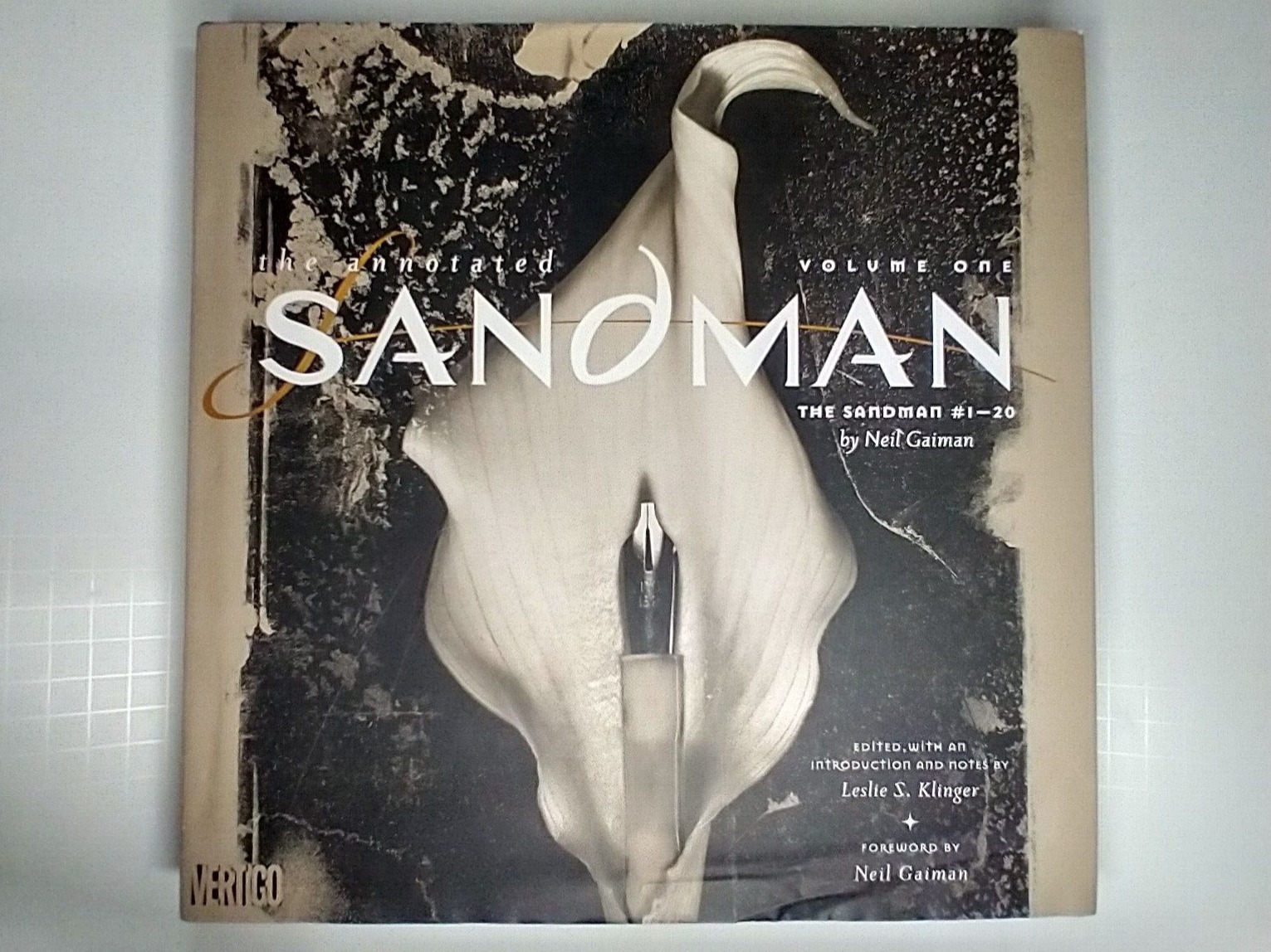 DC/Vertigo The Annotated Sandman Volume One Hardcover HC Neil Gaiman VF/NM 9.0