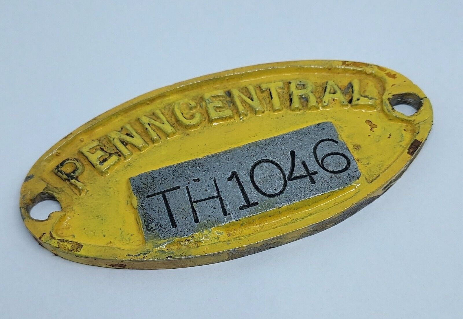 Rare Vintage PENN CENTRAL TH 1046 Metal Data Plate Railroad Train Marker ID Tag
