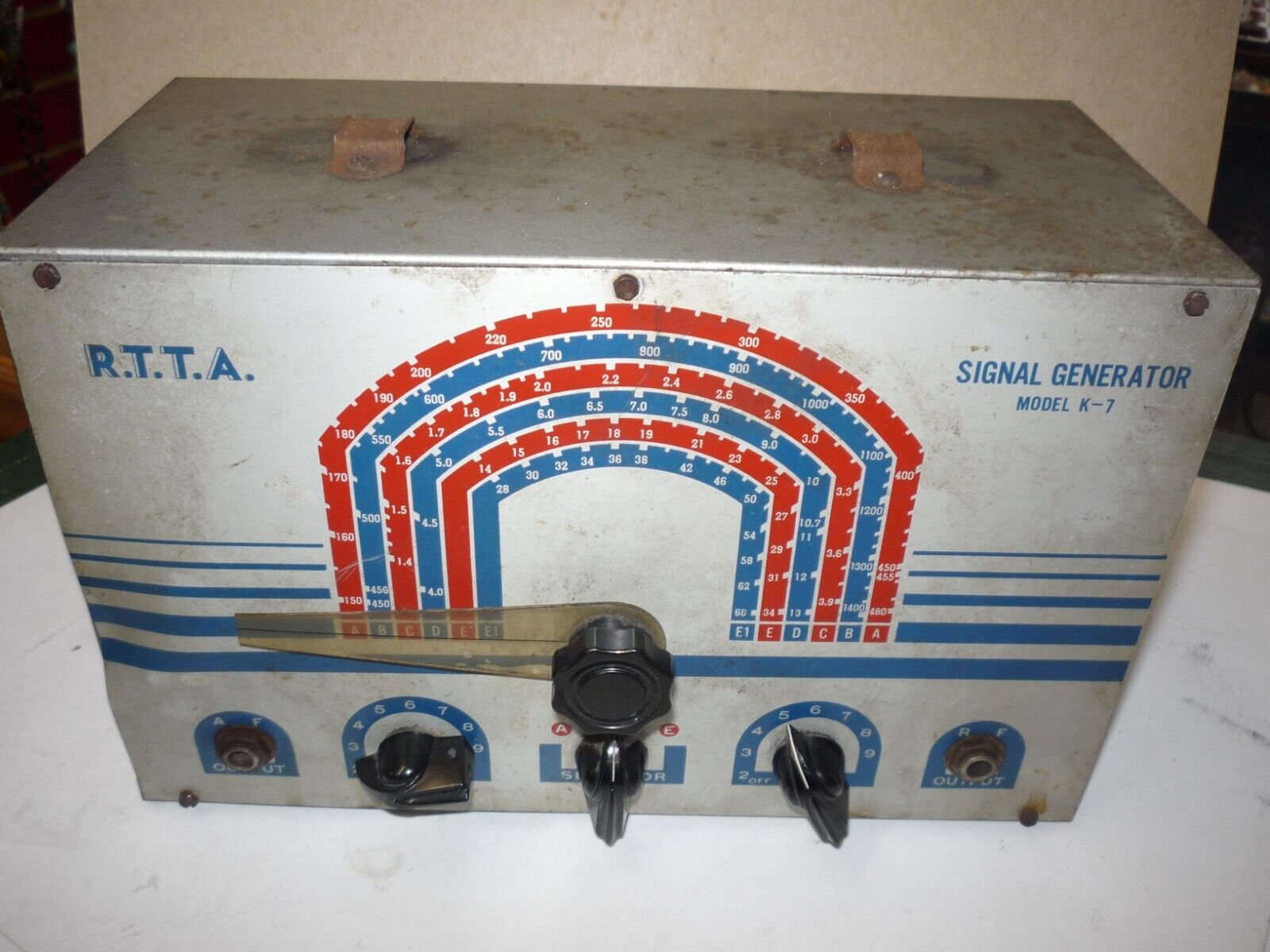 Vintage RTTA Signal Generator K-7  Antique Radio Equipment - UNTESTED