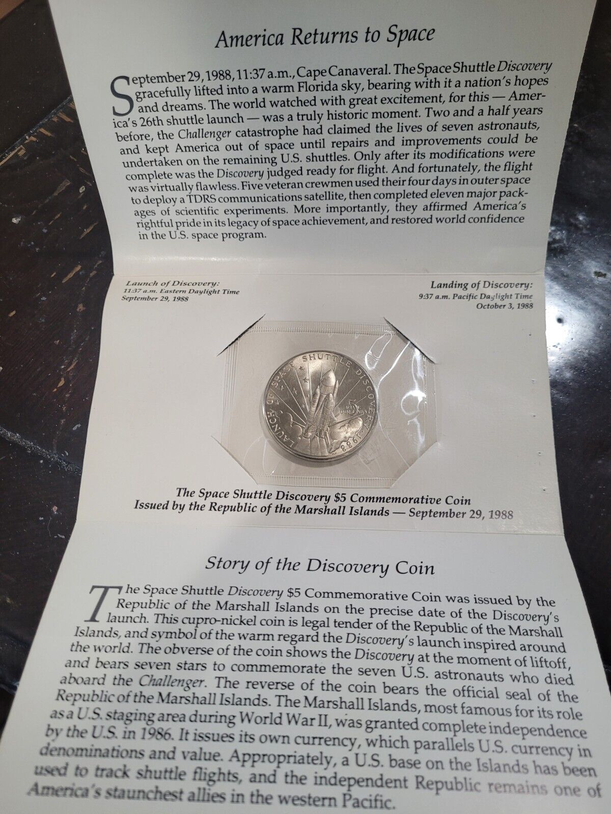 SPACE SHUTTLE DISCOVERY  COMMERORATIVE COIN