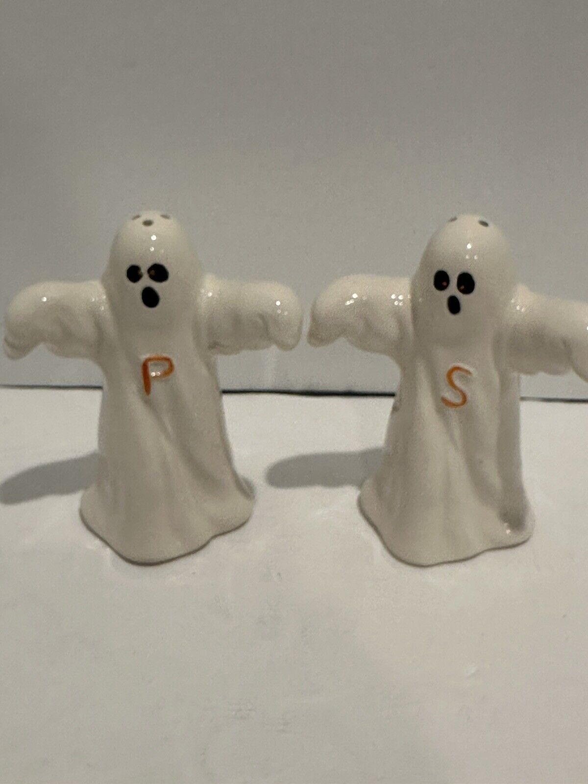 Pair Of Halloween Ghosts Salt And Pepper Shakers 