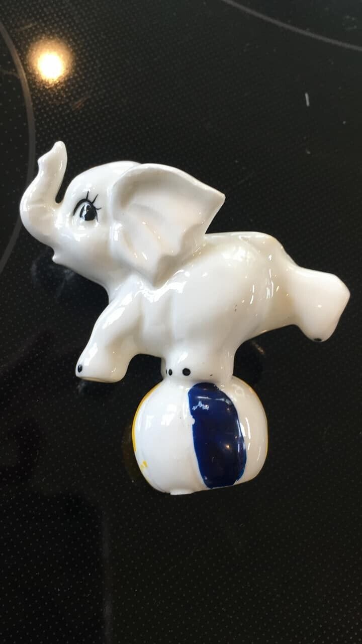 Vintage Circus White Elephant balance on ball Small Figurine 2.75 X 3\