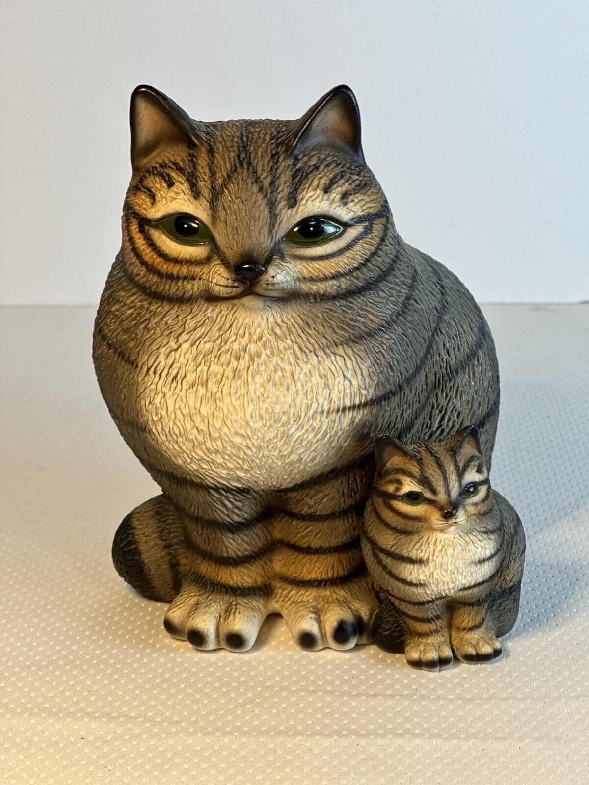Harvey Knox Tabby Cat w/ Kitten Ceramic Harvey Knox Kingdom Japan Vintage 6”