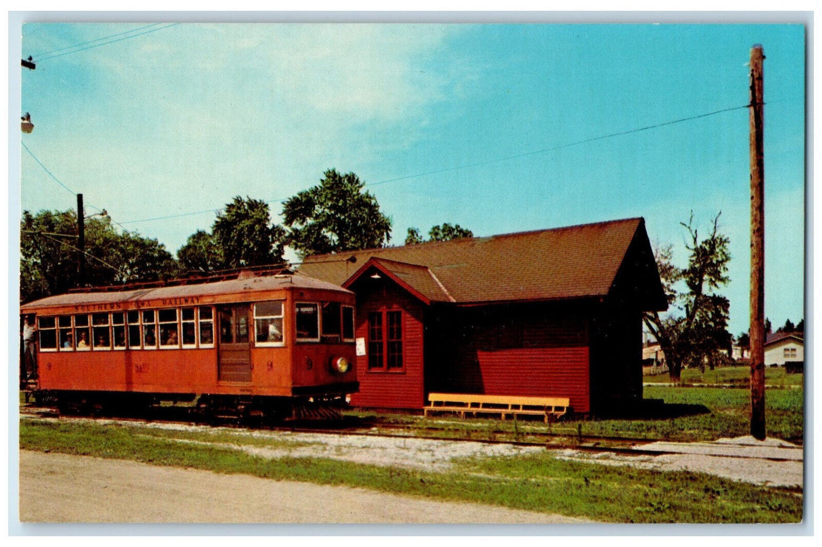c1960\'s Trolley, Midwest Old Settlers & Threshers Mt. Pleasant Iowa IA Postcard