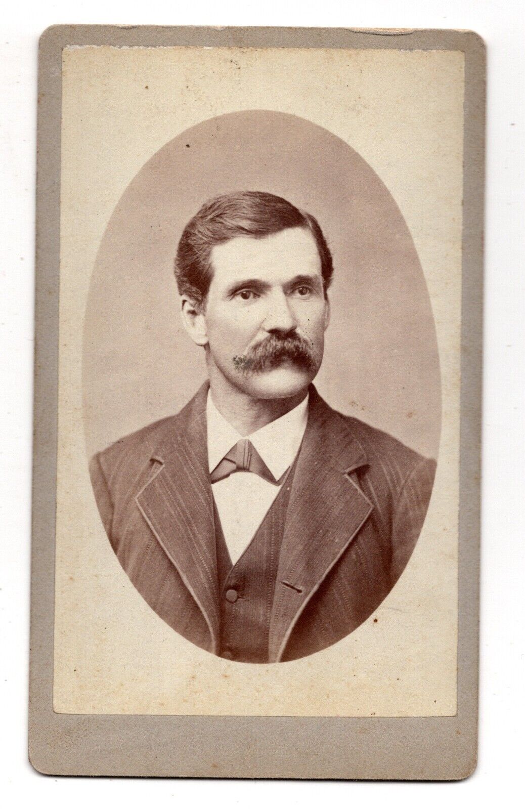ANTIQUE CDV C. 1870s HANDSOME MAN IN SUIT WITH MUSTACHE SAN FRANCISCO CALIFORNIA