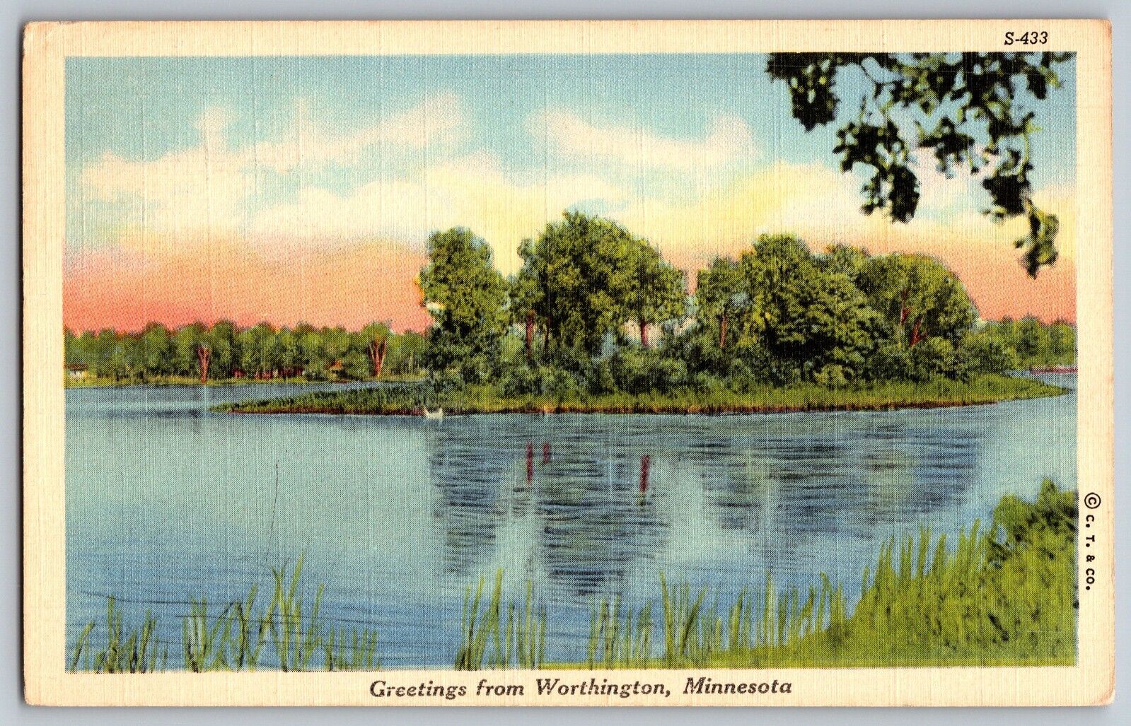 Minnesota MN - Greetings from Worthington - Vintage Postcard - Unposted